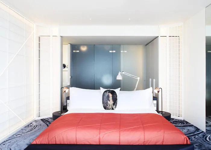 W Hotel 5*