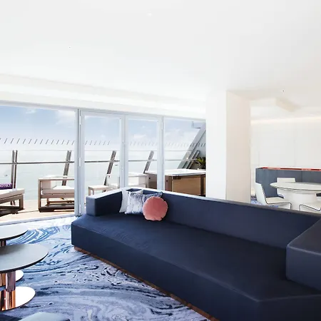 W Hotel 5*