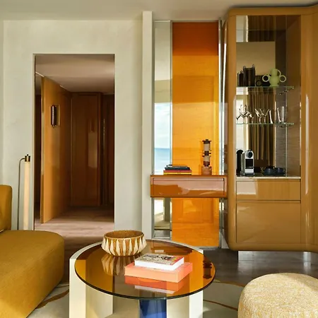 W Hotel 5*