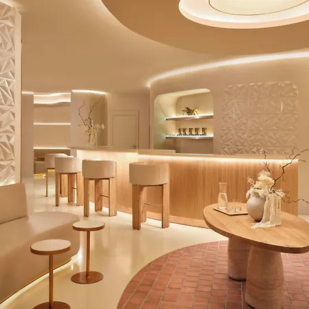 W Hotel 5*